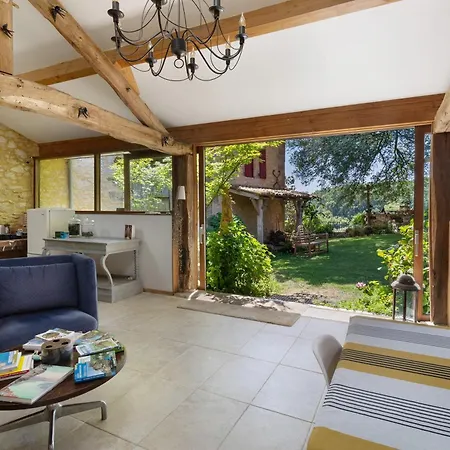 Les Temps Des Sources Bed & Breakfast 3*