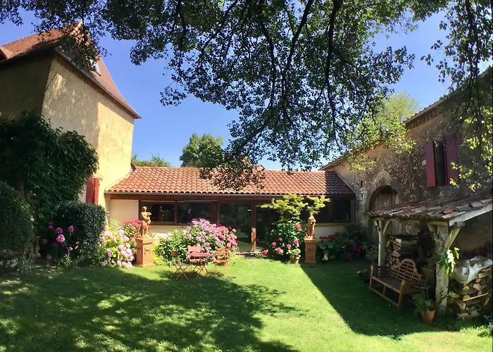 Les Temps Des Sources منزل للإقامة *